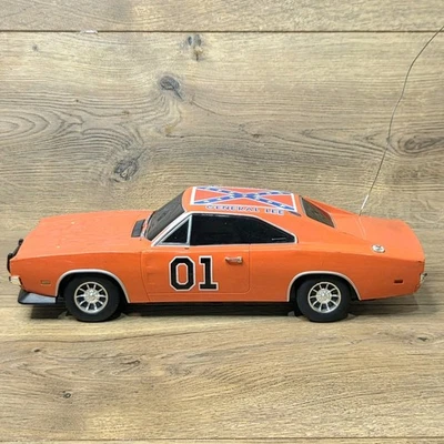 Coche de radiocontrol vintage Malibu 2005 Dukes of Hazzard General Lee 1/18 sin control remoto Foto 1 de 4
