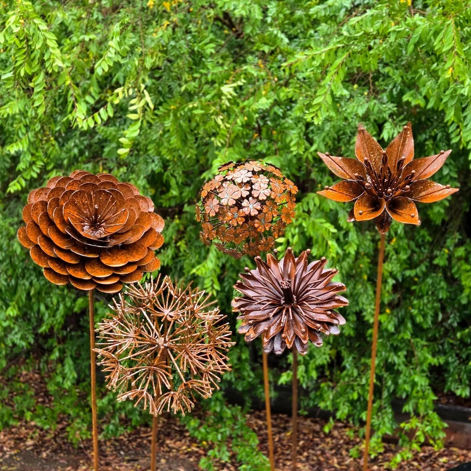 Rusty metal flower stake, garden gift - Set of 5 flowers - Image 1 of 4