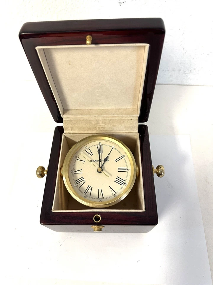 Promocional - Reloj de escritorio Howard Miller Box en estuche de palo de rosa Foto 1 de 4