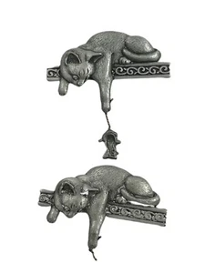 2 VINTAGE JJ JONETTE JEWELRY KITTY CAT WITH DANGLING MOUSE PIN BROOCH Pewter - Picture 1 of 6