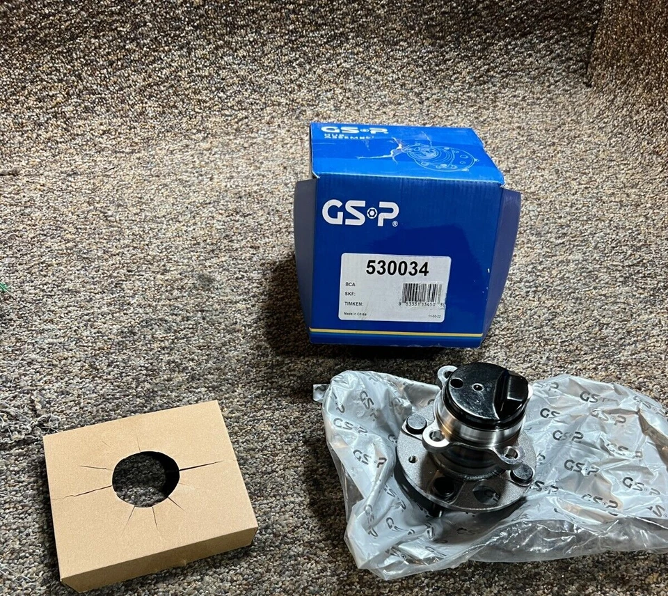 Conjunto de cojinete y buje de rueda trasera GSP North America 530034 para Nissan Kicks 18-20 Foto 1 de 4