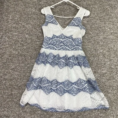 Vestido de encaje Charlotte Russe Y2K para mujer S coqueta festival costero talla pequeña Foto 1 de 4