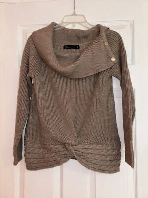 Женский вязаный свитер New York & Co с длинным рукавом серо-коричневый воротник размер средний - Изображение 1 из 4