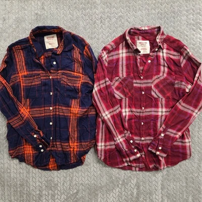 Camisa feminina de flanela Mossimo Supply Co. Boyfriend Fit vermelha e azul xadrez M - Imagem 1 de 4