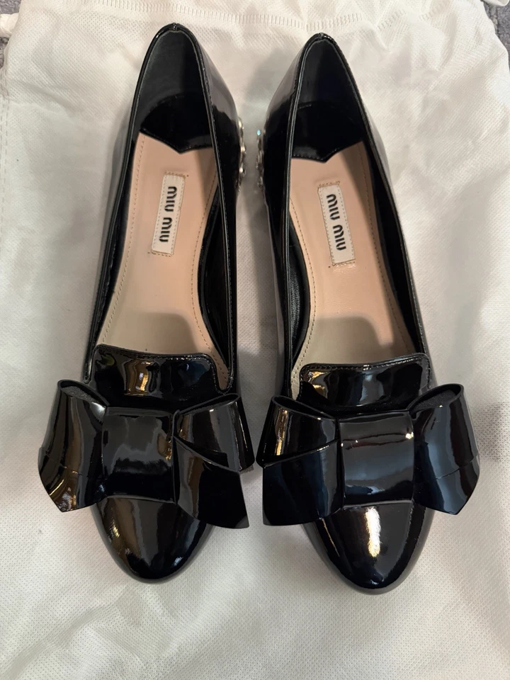 Miu Miu Cuero Arco Plano Negro Cristal Tacón Talla 36 / EE. UU. 6 – Nuevo Foto 1 de 4