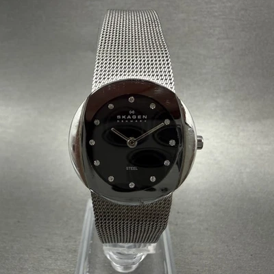 Reloj Skagen Mujer 26mm Esfera Negra Tono Plateado Banda Malla Ovalada 589SSSB Nuevo Batt Foto 1 de 4