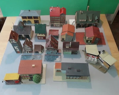 Faller/Vollmer H0 Haus Bahnhof Feuerwache/gebaut/14teilig /ca. 1960/70er Bastler - Bild 1 von 4