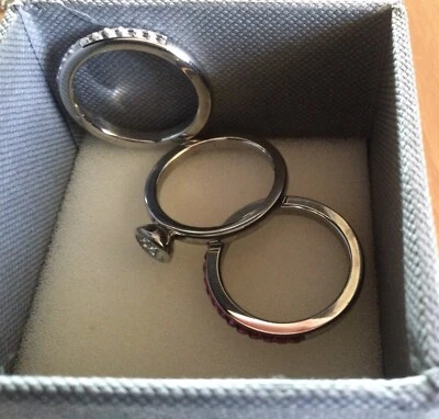 Tre anelli Brosway  Size 20. 2 Tring verette in acciaio con pietre e 1 solitario - Immagine 1 di 4