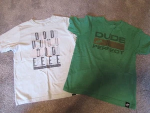 2 Dude Perfect T-shirts Green & Pale Blue Boys Youth M - Picture 1 of 1