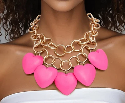 Juego de collar chapado en oro de moda con dijes de cuentas de corazón de madera fucsia vintage Foto 1 de 4