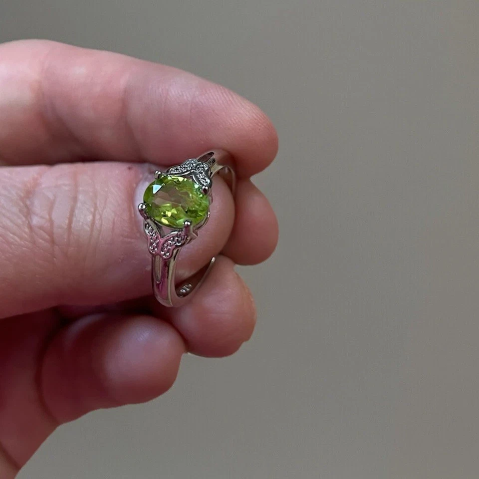 Anillo de peridoto verde talla 8 blanco bronce hipoalergénico cristal piedras preciosas joyería  Foto 1 de 3
