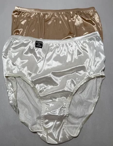 2 Vintage Hanes Panties Nylon Lace Shimmer Shiny Liquid Satin Silky Sz 5 / S - Picture 1 of 15