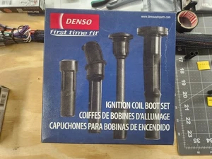 Set of 8 Denso 6718186 Spark Plug Boots 2007-2015 Nissan Armada Titan 5.6 - Picture 1 of 3