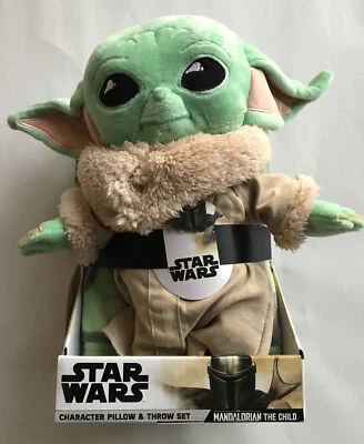 Juego de almohada y tiro Star Wars Mandalorian The Child Personaje Lindo Nuevo Envío Rápido Foto 1 de 4