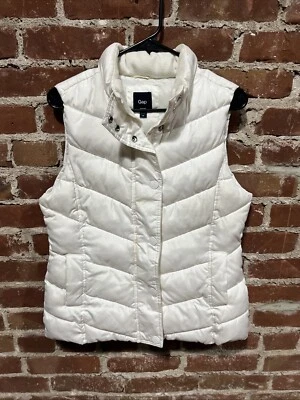 Chaleco acolchado Gap marfil cremallera completa y broche a presión con bolsillos talla mediana Foto 1 de 3
