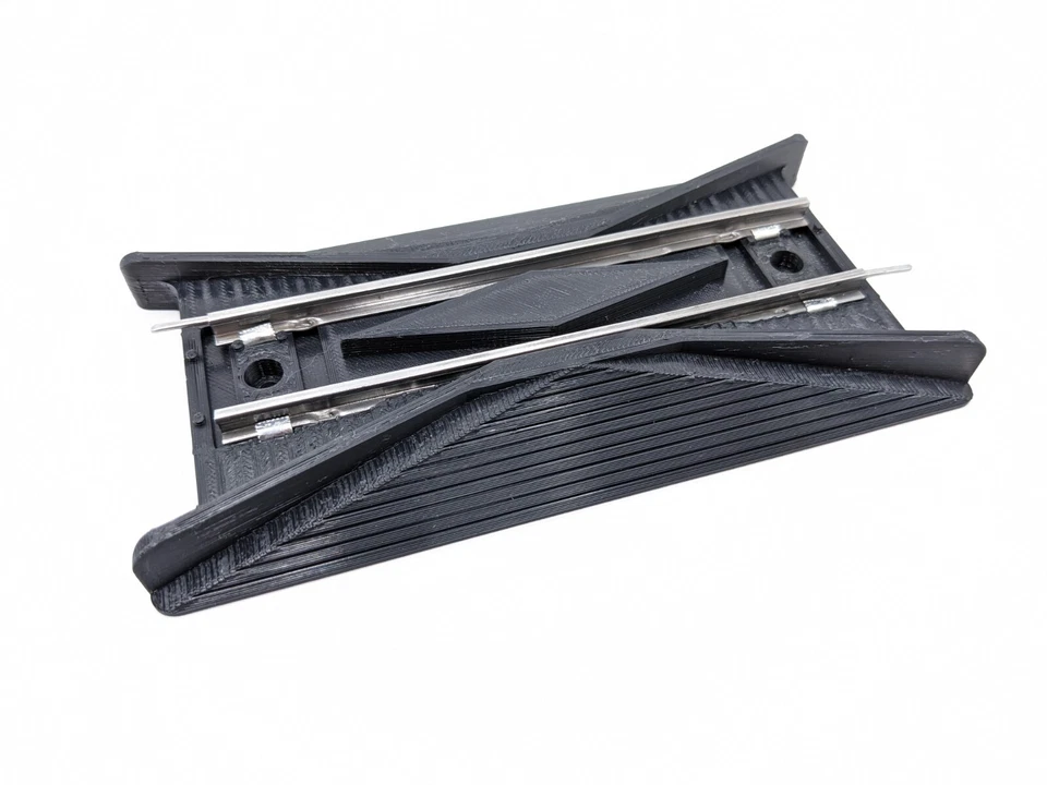 [MKE EXCLUSIVE] Half Sized Rerailer w Half Rails for American Flyer S Gauge - Image 1 of 3