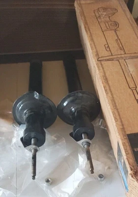 (2) Suspension Strut-OESpectrum Strut Monroe 71360 fit 97-03 Mitsubishi Diamante - Image 1 of 3