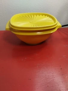 Tupperware Schüssel mit Deckel gelb - Bild 1 von 6