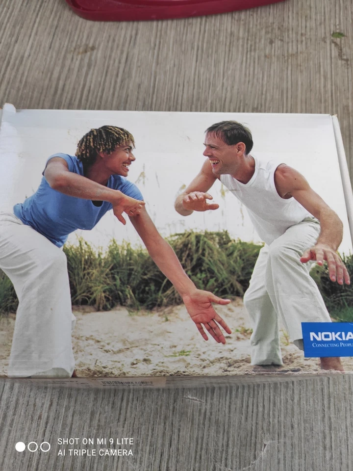 Nokia 8210 Unlocked + Cover - Immagine 1 di 4