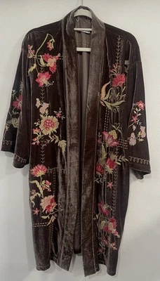 Paparazzi Marrón Terciopelo Floral Bordado Plumero Chaqueta Kimono Bata XL NUEVO Foto 1 de 4