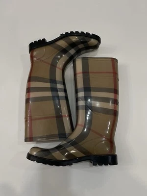 Botas de lluvia Burberry Haymarket para mujer 38 tostadas a cuadros a mitad de la pantorrilla impermeables Foto 1 de 4