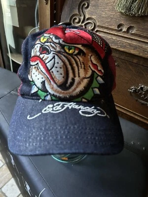 Sombrero de Camionero Bulldog Negro y Rojo Ed Hardy De Colección con Estrás Foto 1 de 4