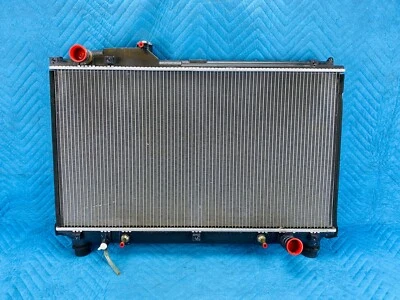 Radiador de refrigeración Lexus LS430 16400-50231 2001-2006 OEM Foto 1 de 4