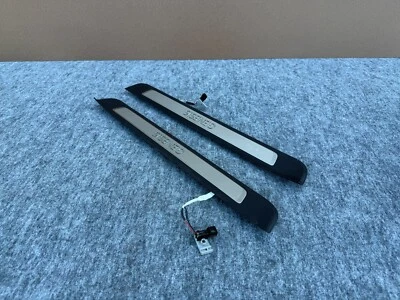 HYUNDAI GENESIS Y G80 SEDÁN 15-20 OEM ALFÉIZARES DE PUERTA RASGUÑOS ILUMINADOS DELANTEROS IZQUIERDO DERECHO Foto 1 de 4