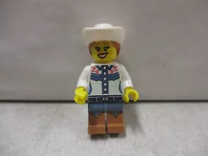 Lego Cowgirl Mini Figure - Picture 1 of 2