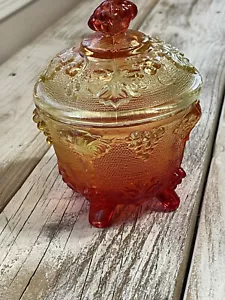 Vintage Amberina Karneval Glas Fuß Süßigkeiten Schüssel mit Deckel Trauben Design - Bild 1 von 12
