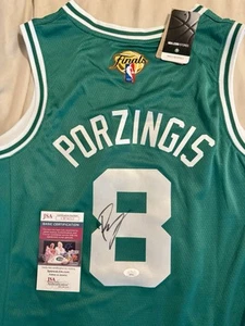 Kristaps Porzingis Autogramm signed Trikot Boston Celtics FINALS PATCH JSA COA - Bild 1 von 4