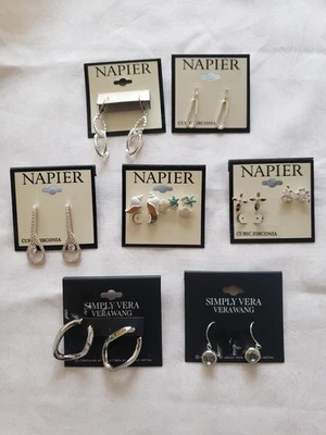Lote 9 Pares Pendientes NAPIER Vera Wang ~PERFORADOS Nuevo Antiguo Stock TONO PLATA Foto 1 de 4