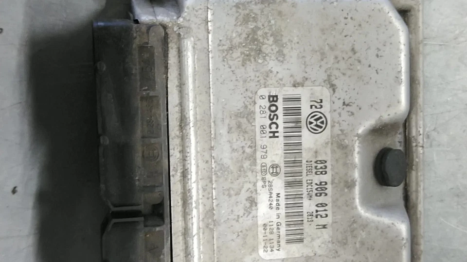 CENTRALINA INIEZIONE VW Golf IV (1J1) Hatchback 1.9 TDI (ALH) 2001 0281001979 - Immagine 1 di 1