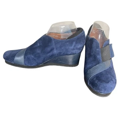 NUEVO SIN ETIQUETAS EARTHIES Bondy Azul Marino Gamuza con Cuero Rayas Tacón de Cuña Botines Para Mujer Talla 10” Foto 1 de 4