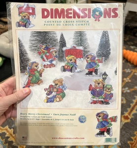 Dimensions Counted Cross Stitch Plastic Kit 8661 T Trainer Beary Merry Christmas - Bild 1 von 8