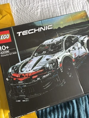 Porsche 911 RSR Technic - Photo 1/4