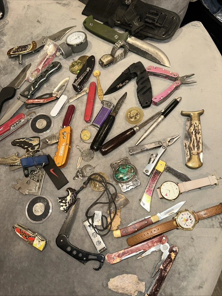 Lot Of Vintage Pocket Knives Other Knifes Watches Arrowheads - Image 1 of 4