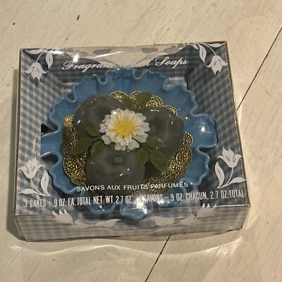 Jabones de frutas fragantes Delagar vintage en jabonera de plástico vintage NUEVO Foto 1 de 4