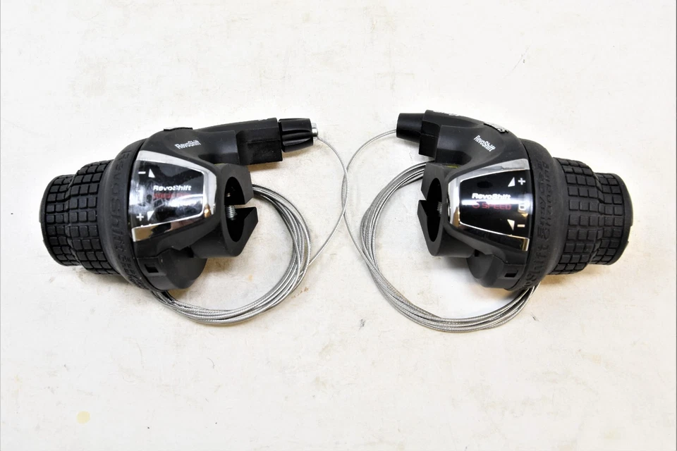 Shimano Bike Revo Shift SL-RS35 3 X 6 18 Speed Revo Shift Twist Gear Shifters - Image 1 of 1