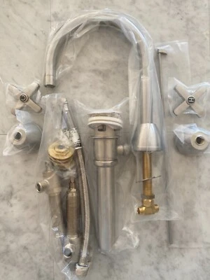 Torneira de lavatório Waterworks LUXE GOOSENECK com alças cruzadas LXLS04MC - Imagem 1 de 4