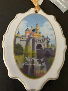 Neu mit Etikett Disney Parks Disneyland Schloss Glücklichster Ort der Welt Ornament Weihnachten - Bild 1 von 4