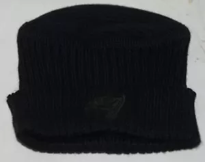 Gorra de invierno negra con puños de los bucaneros de Tampa Bay con licencia de la NFL - Imagen 1 de 7