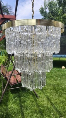 Lucite And Brass Kalmar Style Icicle Chandelier Perfect Condition  - Image 1 of 4