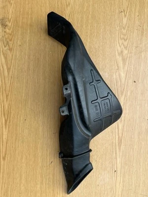 Honda CBR 1100xx Super Blackbird 1999 sistema de aire de admisión genuino Foto 1 de 4