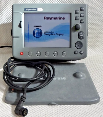 RAYMARINE C80 E02020 GPS CHART PLOTTER FISHFINDER RADAR MFD w/ POWER COVER MOUNT - Image 1 of 4