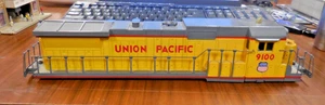LIONEL DASH 8 LOCOMOTIVE SHELL WITH HANDRAILS - UNPOWERED - (MHS) - Picture 1 of 6