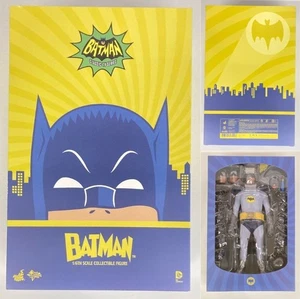 Figura Batman escala 1/6 Adam West 1966 Hot Toys MMS218 nueva rara Japón - Imagen 1 de 4