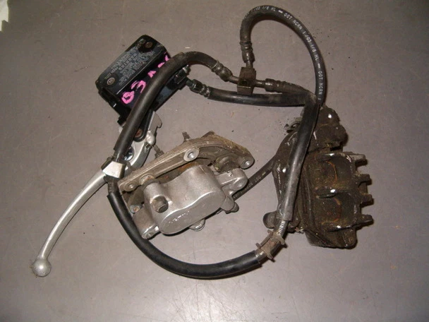 2003 铃木 Burgman AN650 前主缸和前制动卡钳 — 第 1/1 张图片