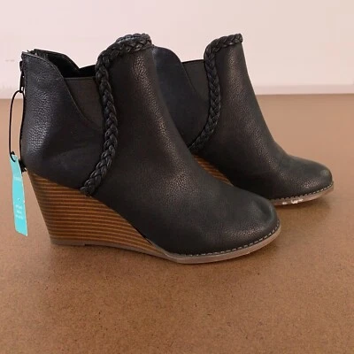 Maurices Women's Shoe Size 7.5 Black Faux Leather 3.25" Wedge Heel Bootie NWT - Image 1 of 4