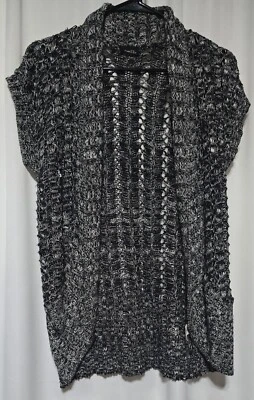 Cárdigan Rue 21 Frente Abierto Talla M ~ Gris y Negro con Plateado Metálico ~ Manga Gorra  Foto 1 de 4